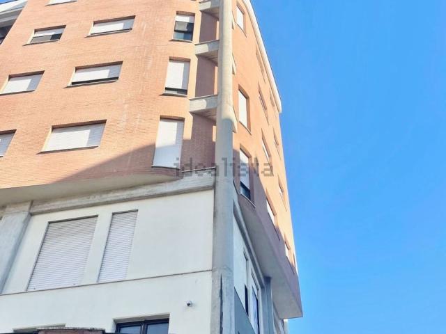Ufficio in affitto di 85 m² in Via Adige, 12