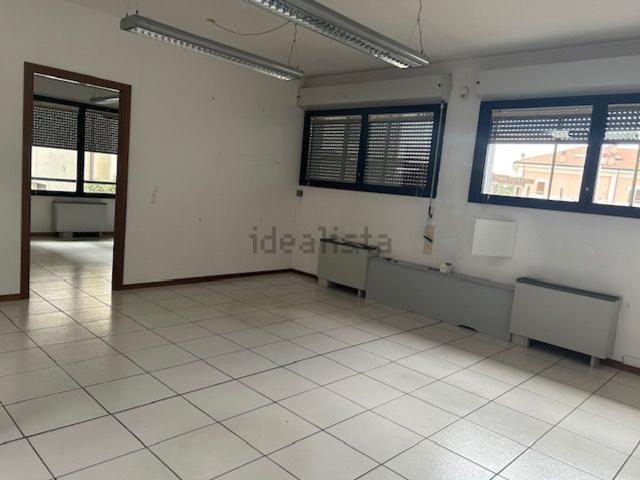 Ufficio in affitto di 85 m² in Via Agostino Tolosano