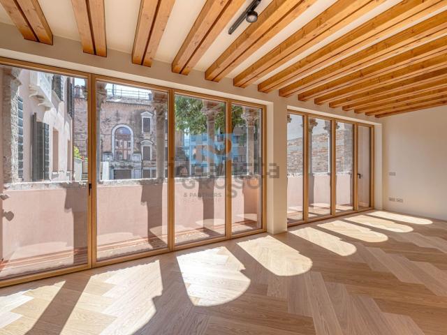 Ufficio in affitto di 85 m² in Via Santa Margherita