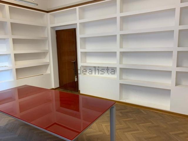 Ufficio in affitto di 85 m² in Via Rinaldo Rinaldi