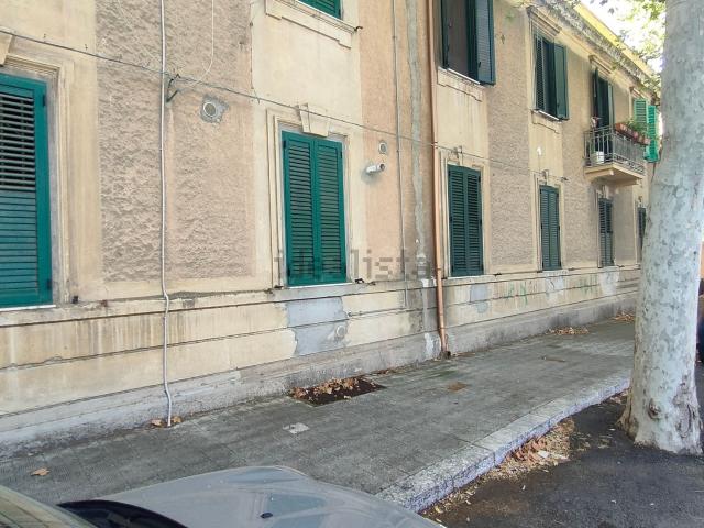 Ufficio in affitto di 85 m² in Via Vittorio Veneto