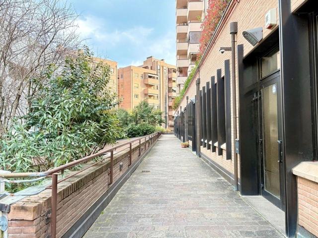 Ufficio in affitto di 87 m² in Via Ettore Cristoni
