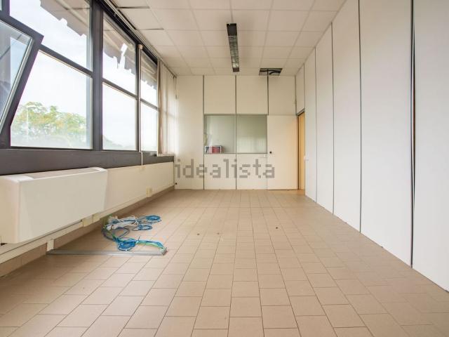 Ufficio in affitto di 88 m² in Via Giovanni XXIII