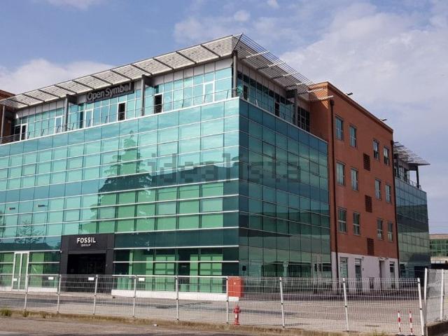 Ufficio in affitto di 900 m² in Via Vecchia Ferriera