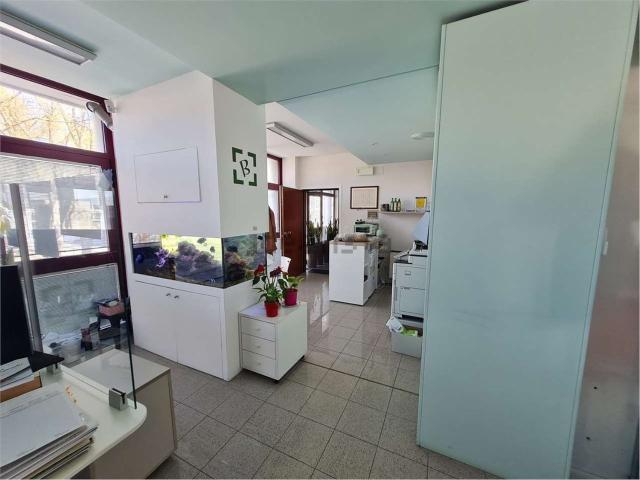Ufficio in affitto di 90 m²