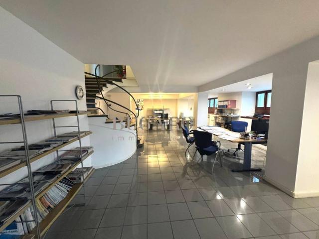 Ufficio in affitto di 90 m²