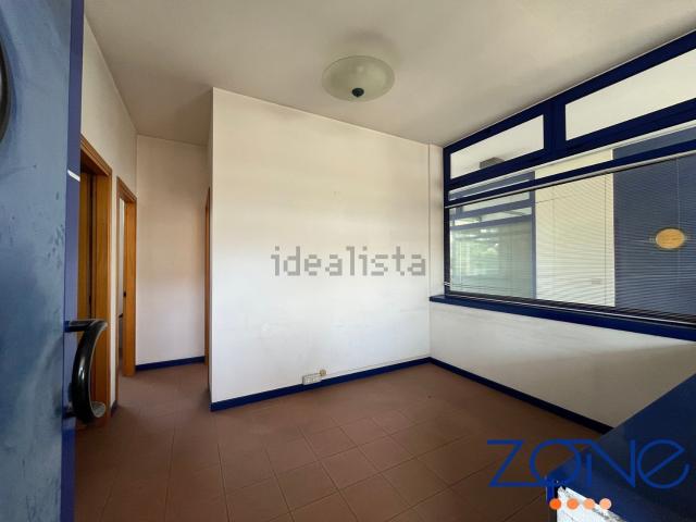 Ufficio in affitto di 90 m² in Via Giacomo Matteotti