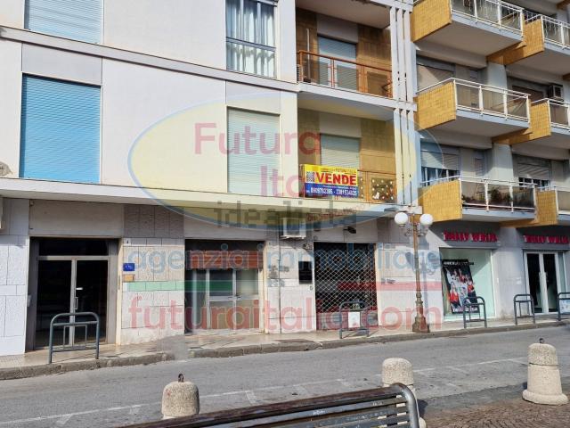Ufficio in affitto di 90 m² in Via Dante Alighieri, 19