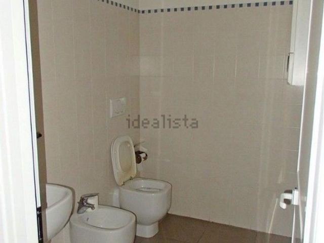 Ufficio in affitto di 90 m² in Via IV Novembre