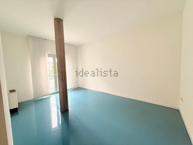 Ufficio in affitto di 90 m² in Via Leonardo Da Vinci, 36