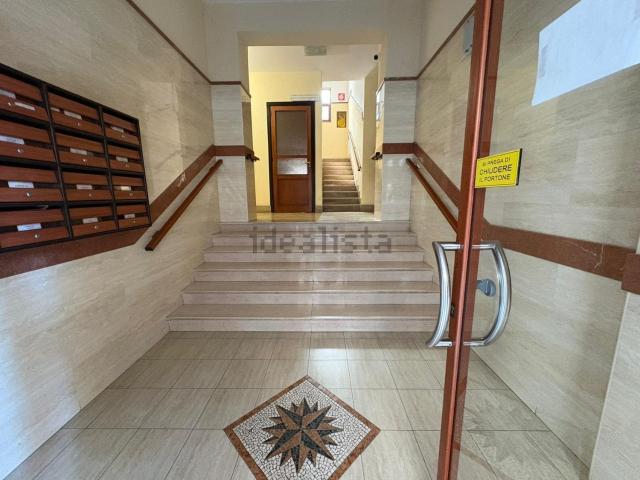 Ufficio in affitto di 90 m² in Via San Roberto Bellarmino, 18