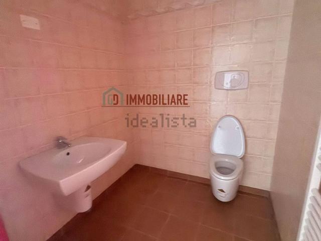 Ufficio in affitto di 90 m² in Via Roma, 1