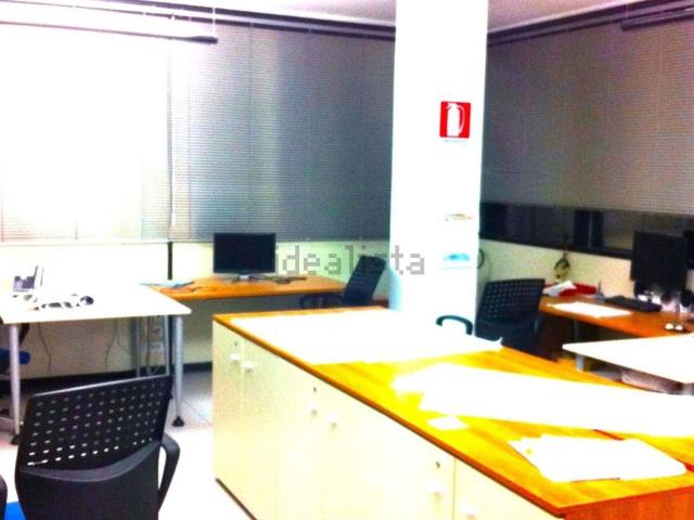 Ufficio in affitto di 90 m² in Viale Italia