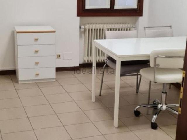 Ufficio in affitto di 90 m² in Corso Martiri della Libertà, 156