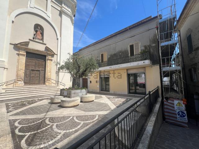 Ufficio in affitto di 90 m² in Piazza Garibaldi, 14