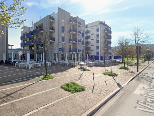 Ufficio in affitto di 90 m² in Piazza dei Popoli, 2