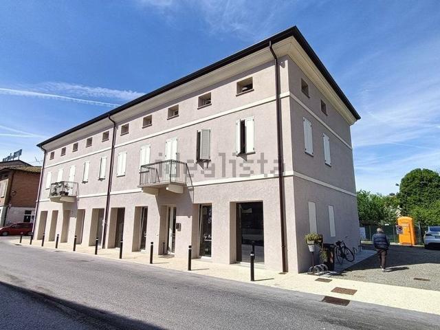 Ufficio in affitto di 92 m² in Via Roma