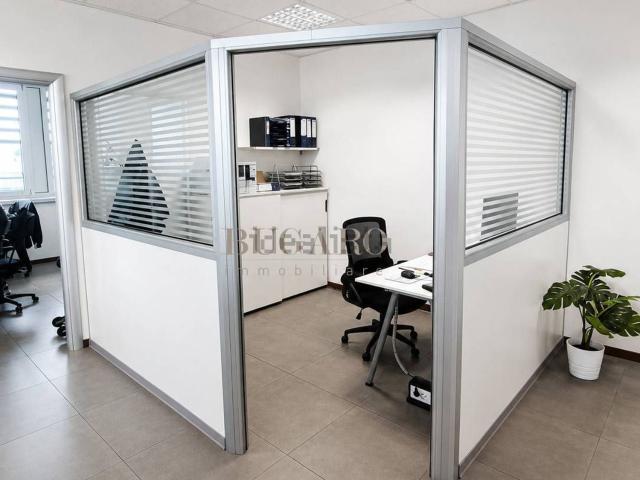 Ufficio in affitto di 93 m²