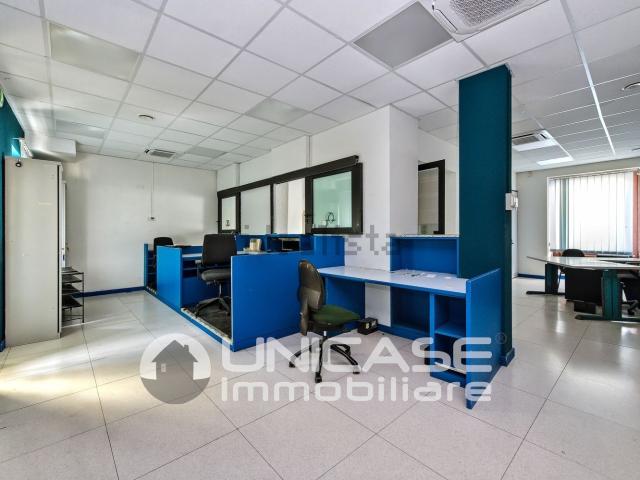 Ufficio in affitto di 93 m² in Via Giuseppe Verdi, 16