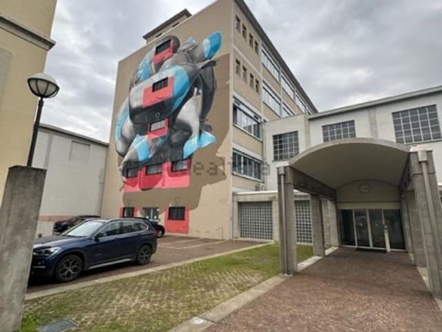 Ufficio in affitto di 940 m² in Viale Leonardo da Vinci, 18