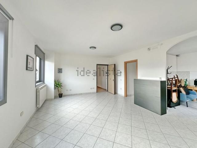Ufficio in affitto di 95 m²