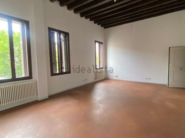 Ufficio in affitto di 95 m²