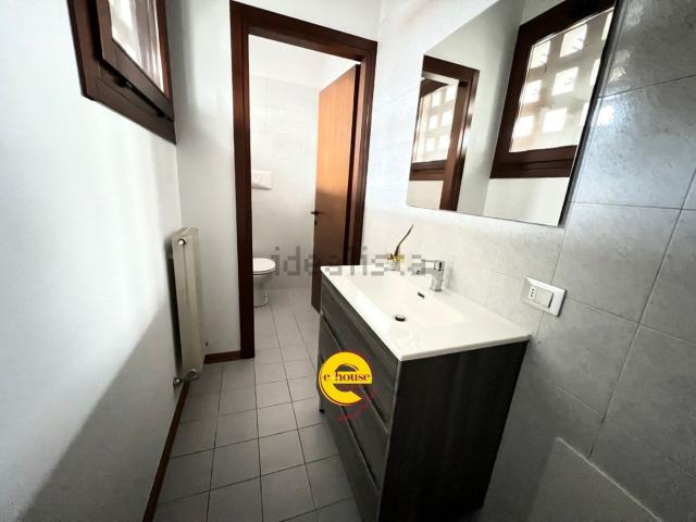 Ufficio in affitto di 95 m² in Via Chiesa
