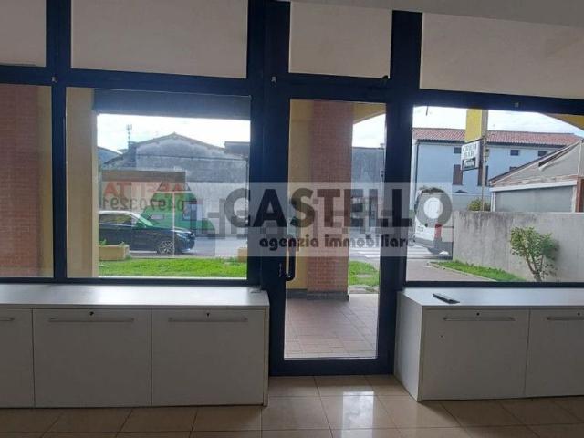 Ufficio in affitto di 95 m² in Via San Pio X&apos