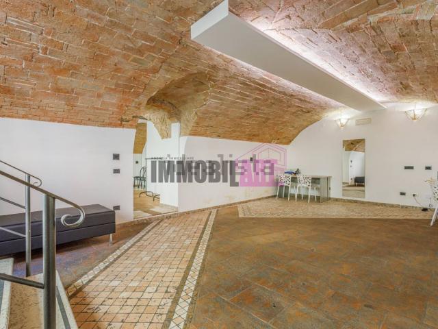 Ufficio in affitto di 95 m² in Via Palazzolo, 8