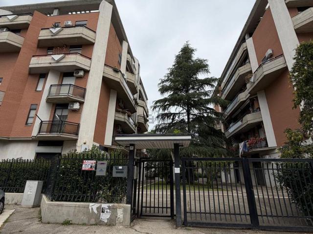 Ufficio in affitto di 95 m² in Via T. Serra, 41