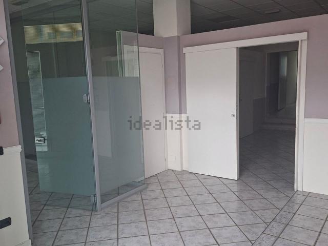 Ufficio in affitto di 96 m² in Corso Italia, 429