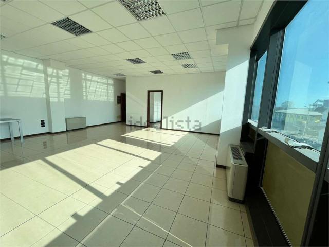 Ufficio in affitto di 97 m²