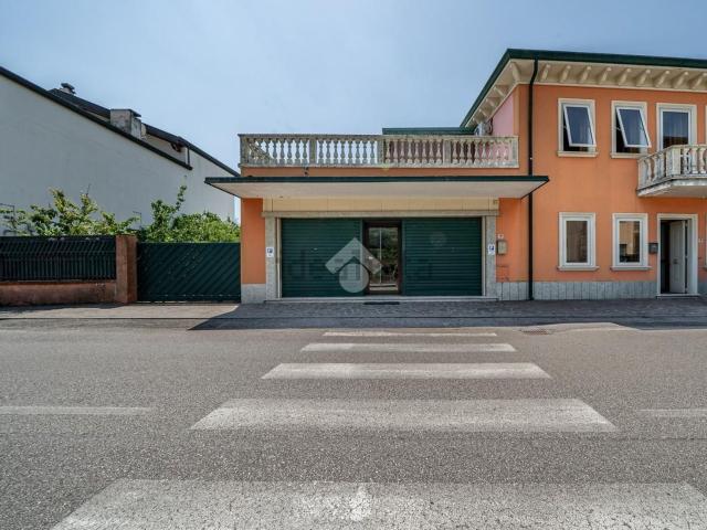 Ufficio in affitto di 98 m² in Via Roma, 80