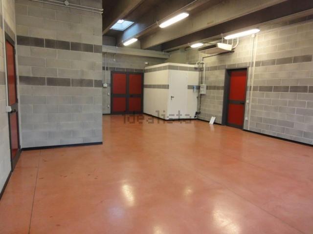 Ufficio in affitto di 98 m² in Piazza Umberto I