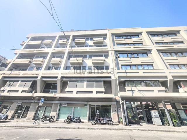 Ufficio in affitto di 99 m² in Via T. Cannizzaro, 17