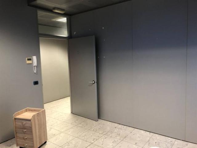 Ufficio in Affitto in zona OSPEDALETTO