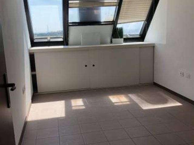 Ufficio in Affitto in zona OSPEDALETTO