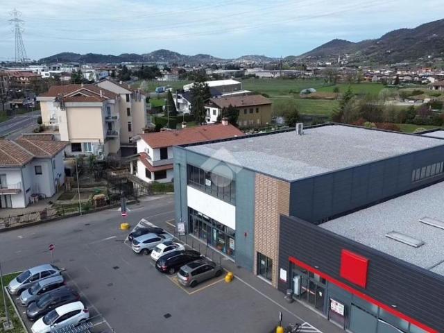 Ufficio in vendita a Trescore Balneario