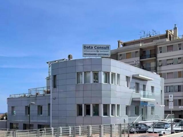 Ufficio in vendita a Vado Ligure