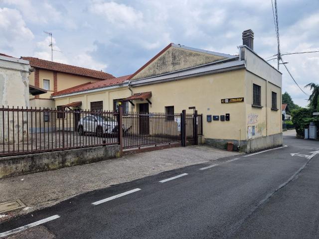 Ufficio in vendita a Venegono Superiore