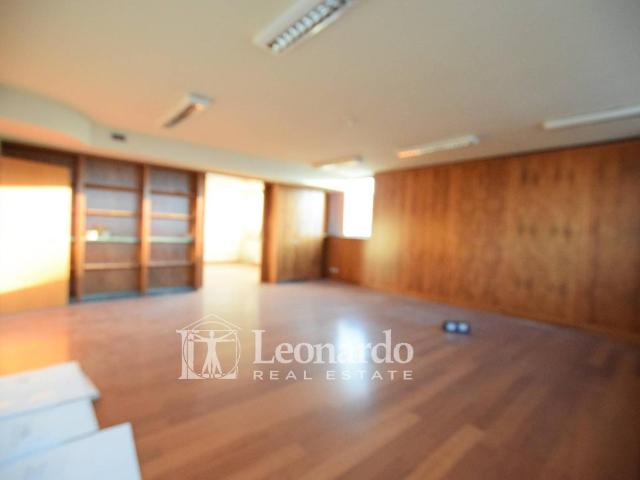 Ufficio in vendita a Viareggio