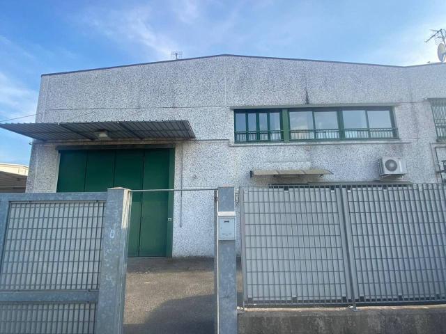 Esercizio commerciale in vendita a Volpiano