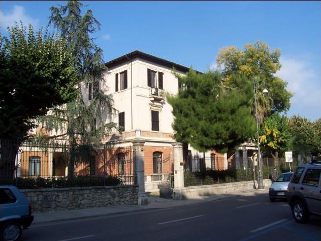 Ufficio in vendita a Ascoli Piceno, Centro