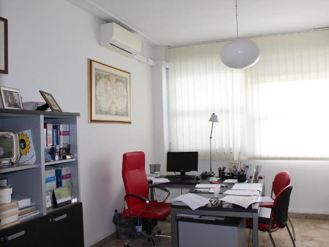 Ufficio in vendita a Arezzo