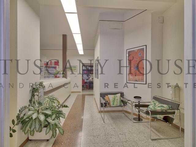 UFFICIO in VENDITA a AREZZO CENTRO