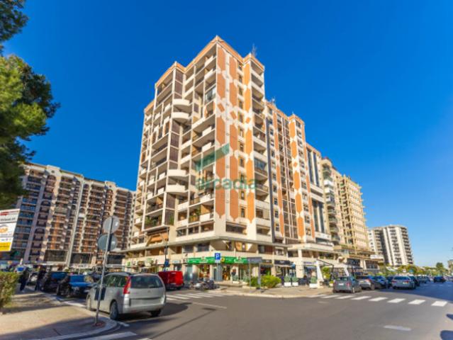 Ufficio in vendita a Bari, Poggiofranco