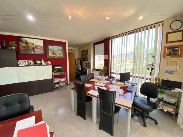 Ufficio in vendita a Capannori