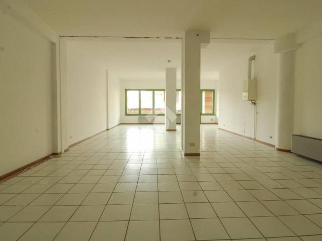 Ufficio in vendita a Capriate San Gervasio