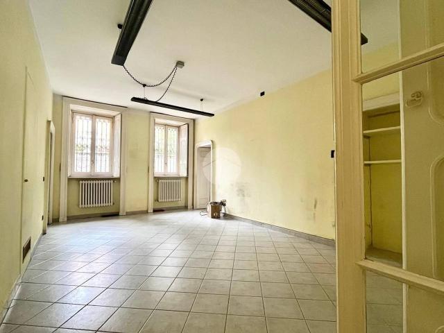 Ufficio in vendita a Carate Brianza