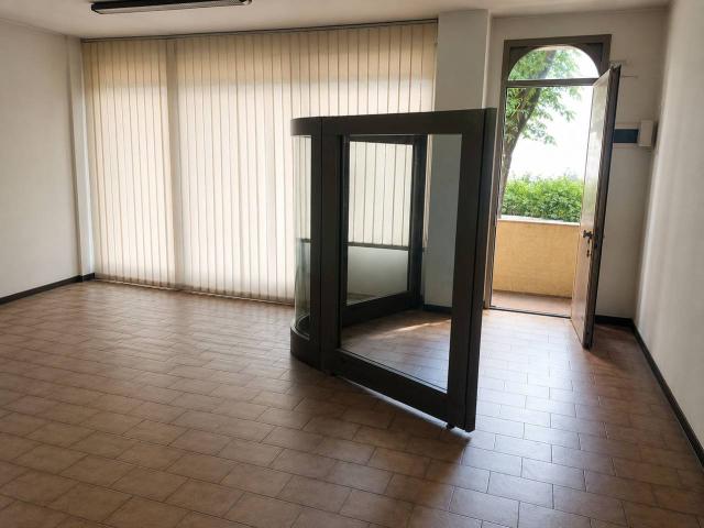 Ufficio in vendita a Carrara